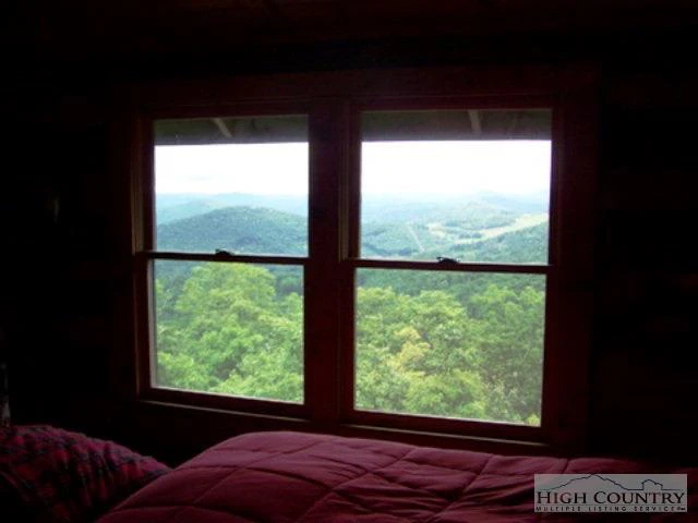 Image number 16 for the current listing