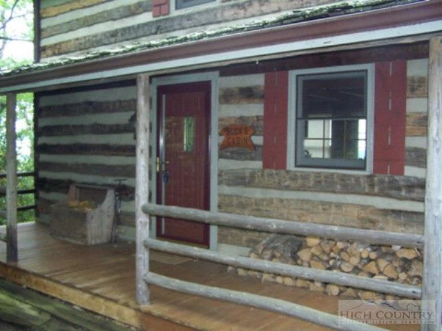 Image number 14 for the current listing