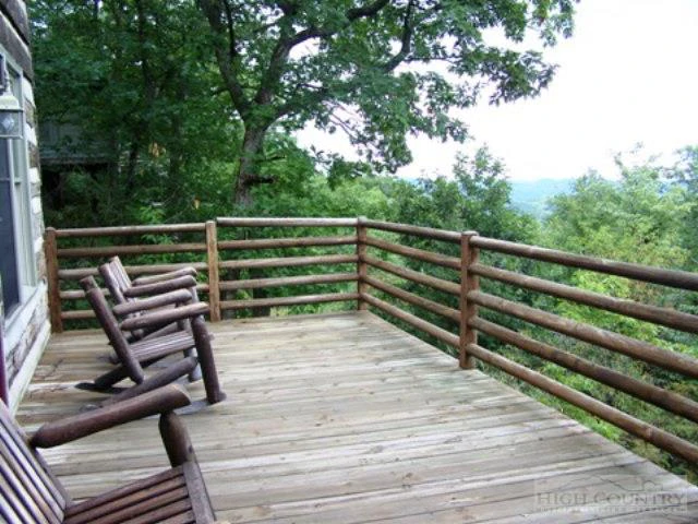 Image number 13 for the current listing