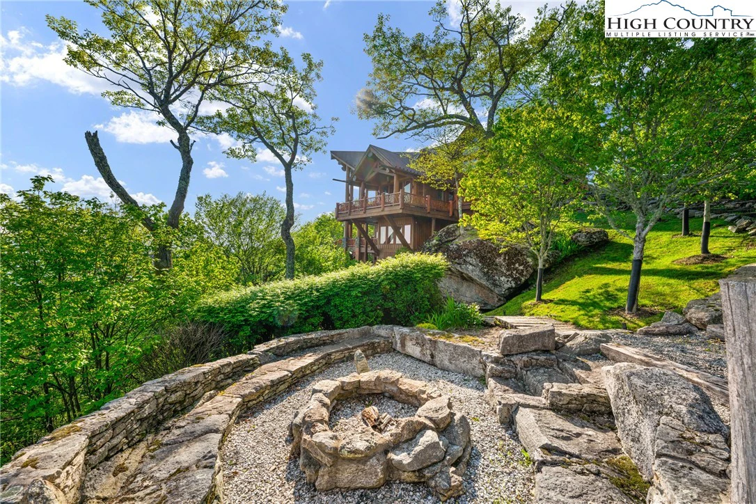 Image number 18 for the current listing