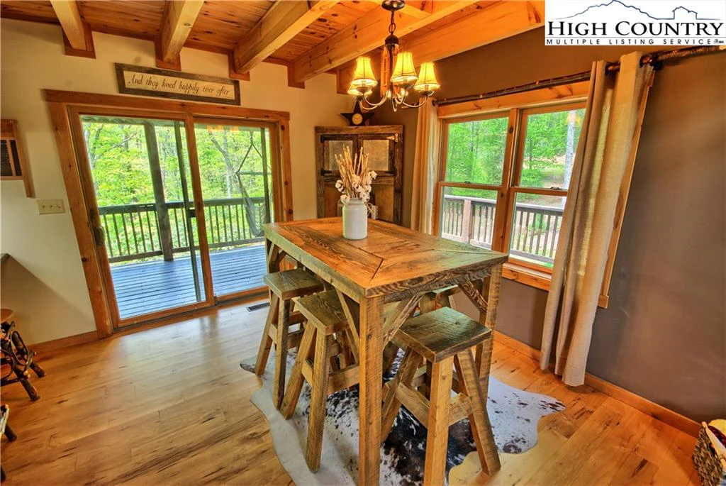 Image number 21 for the current listing