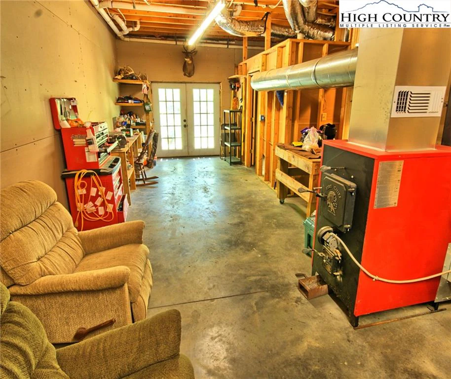 Image number 7 for the current listing