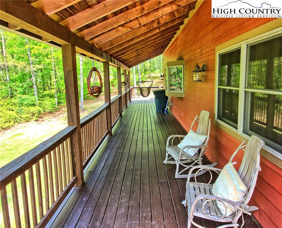 Image number 4 for the current listing
