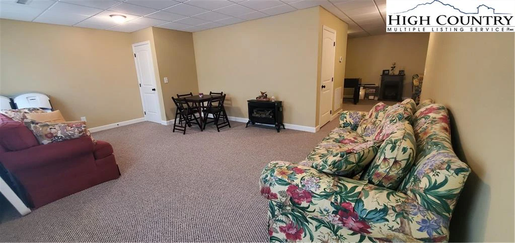 Image number 5 for the current listing