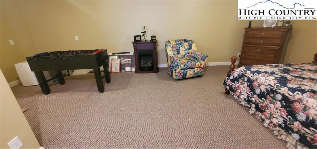 Image number 6 for the current listing