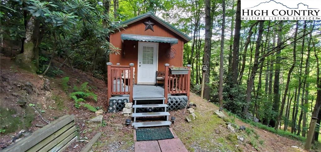 Image number 15 for the current listing