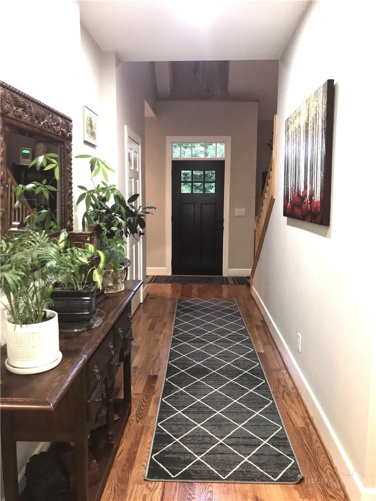 Image number 19 for the current listing