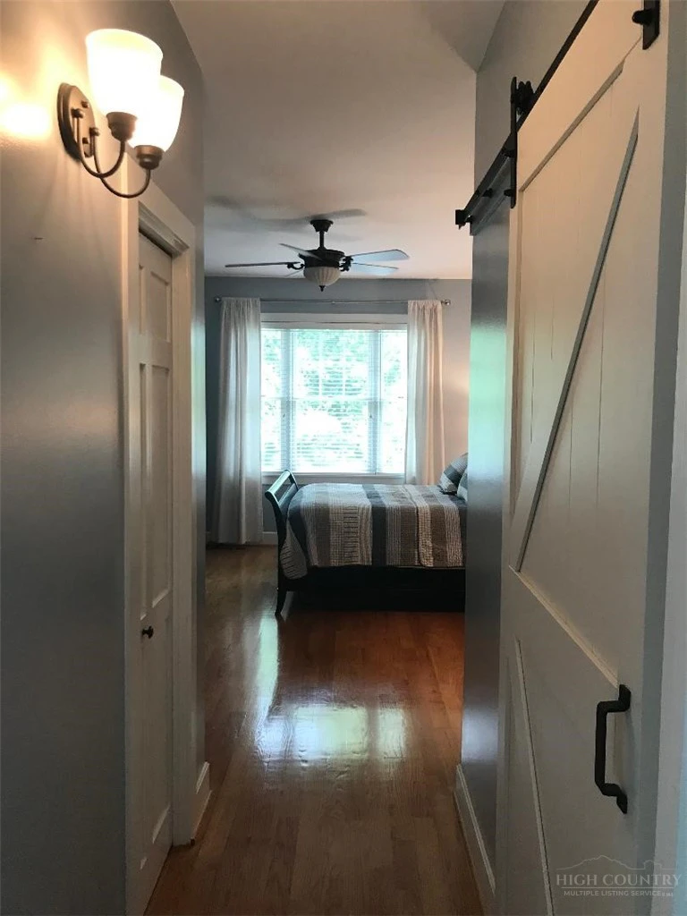 Image number 20 for the current listing