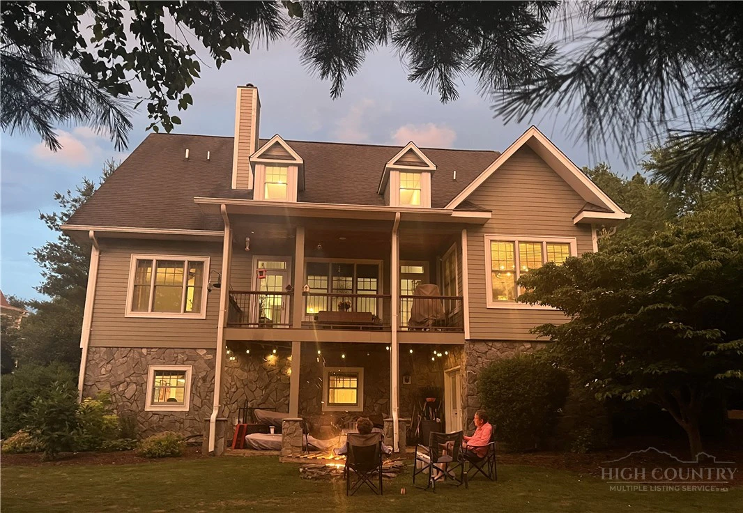 Image number 3 for the current listing