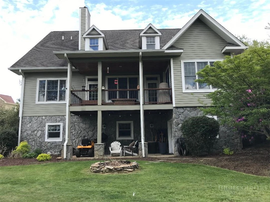 Image number 4 for the current listing