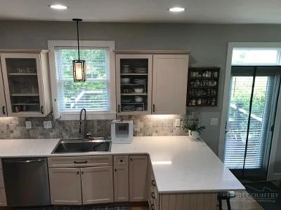 Image number 11 for the current listing