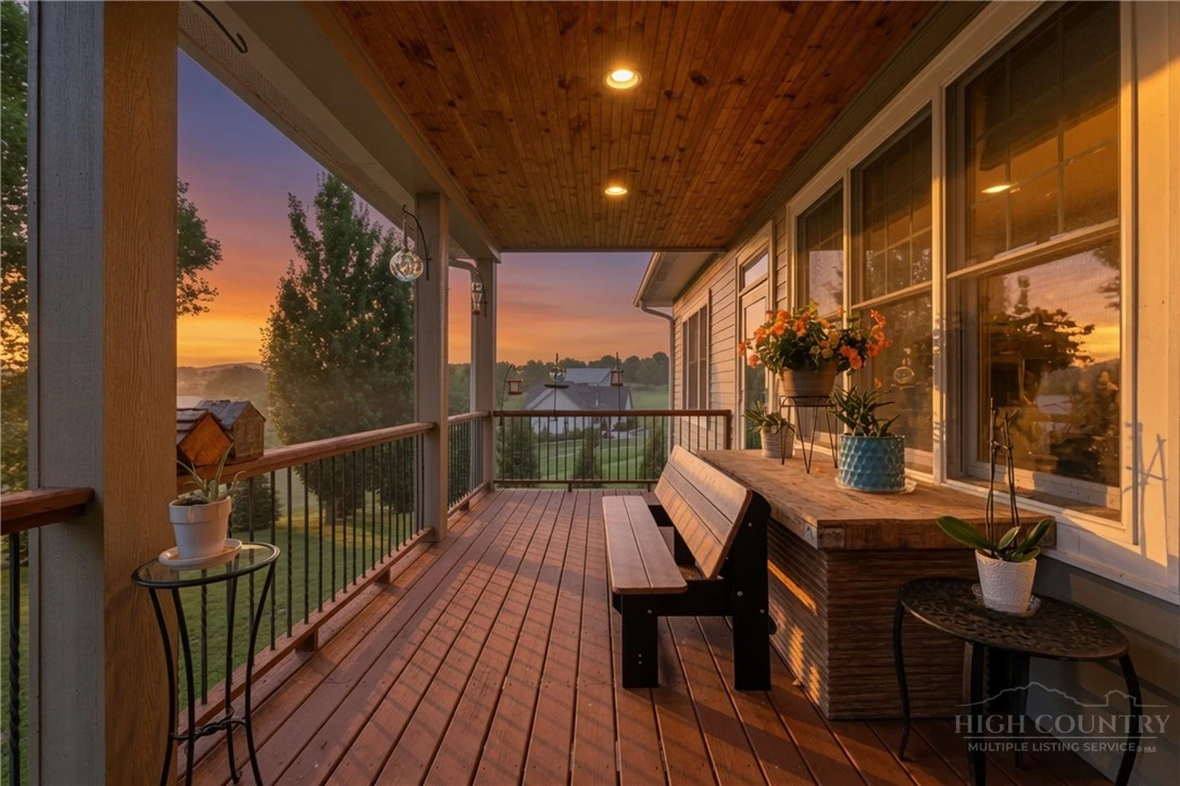 Image number 5 for the current listing
