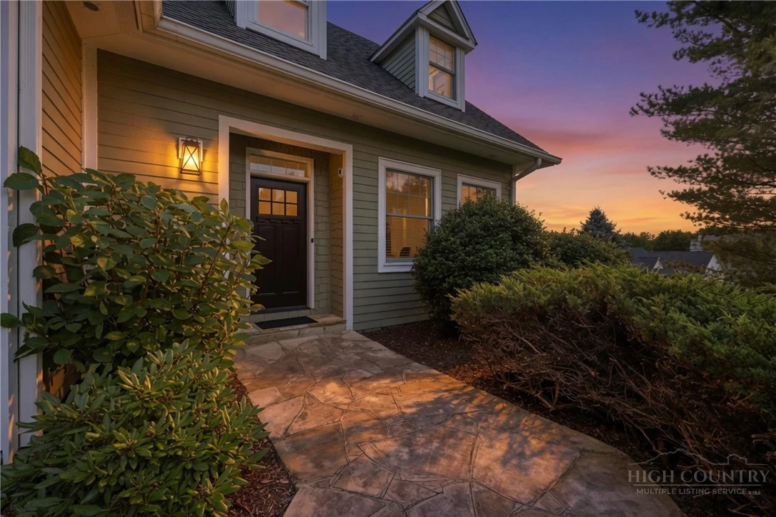 Image number 6 for the current listing