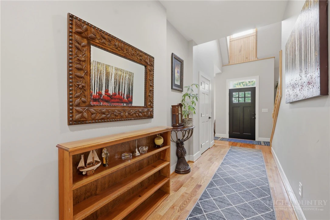 Image number 7 for the current listing