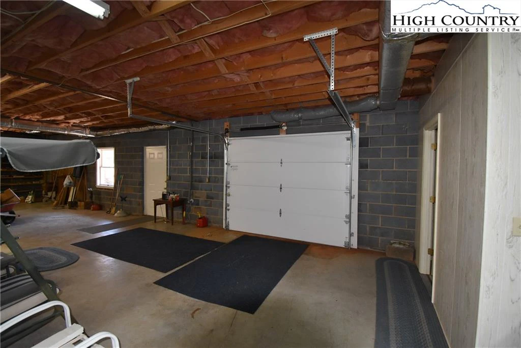 Image number 17 for the current listing