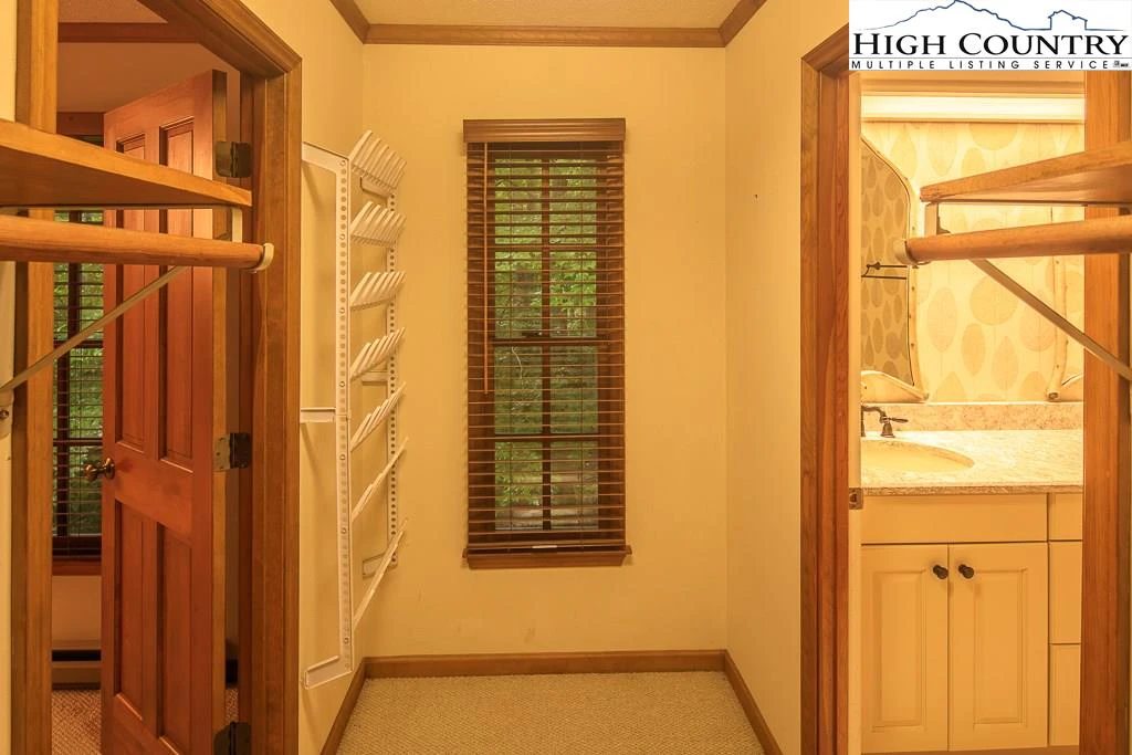 Image number 13 for the current listing