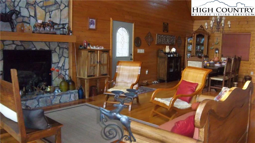 Image number 5 for the current listing