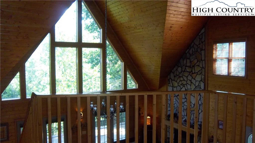 Image number 12 for the current listing