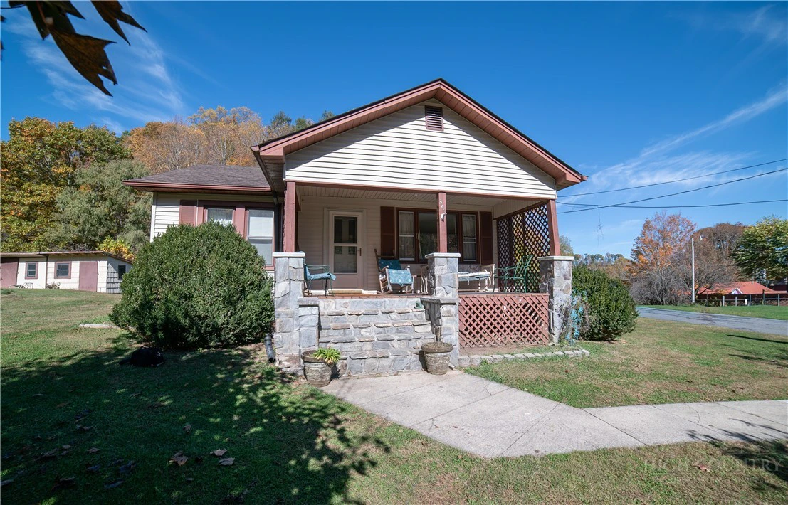 Image number 1 for the current listing