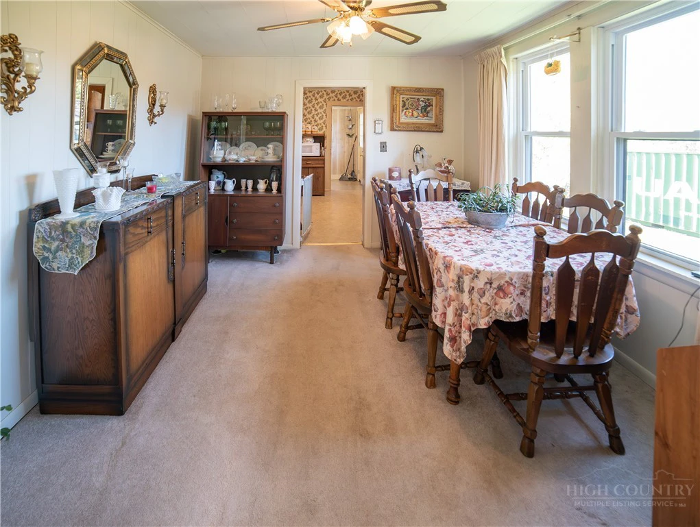 Image number 21 for the current listing