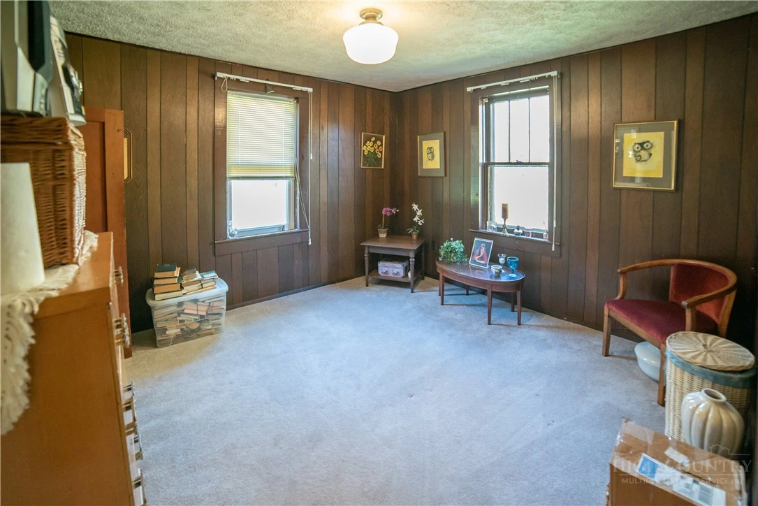 Image number 11 for the current listing