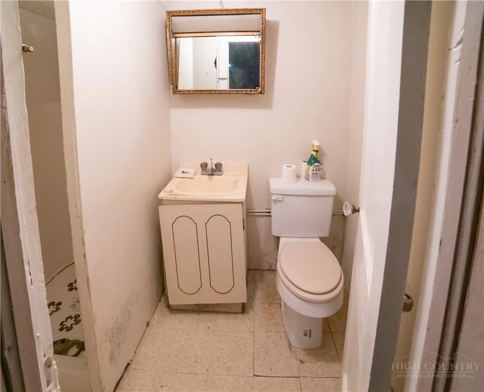 Image number 6 for the current listing