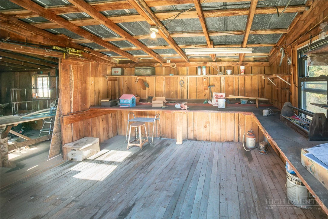 Image number 3 for the current listing