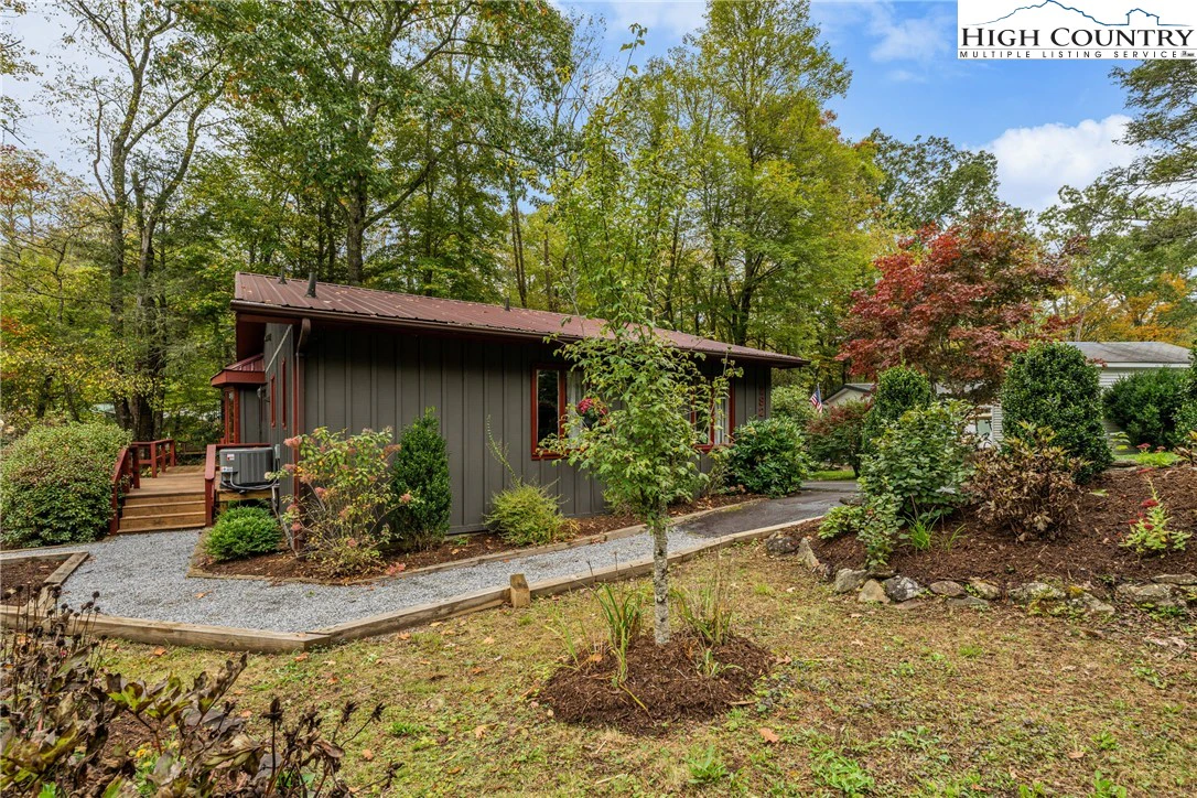 Image number 4 for the current listing