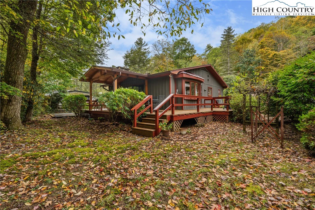 Image number 15 for the current listing