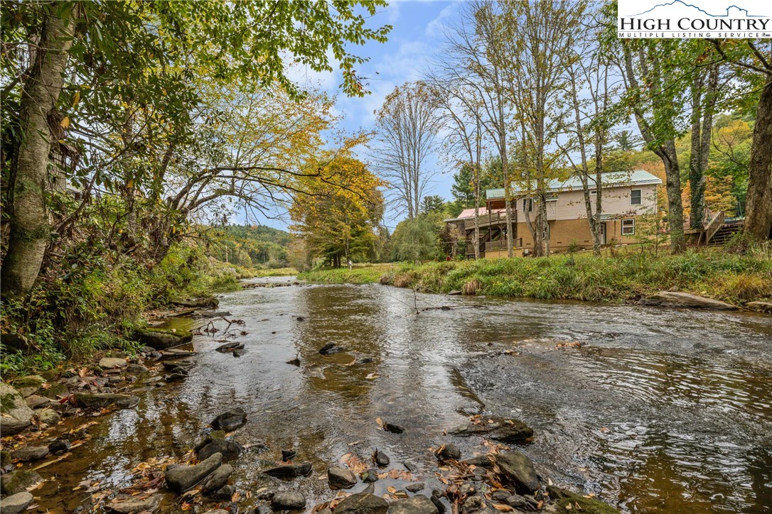 Image number 2 for the current listing