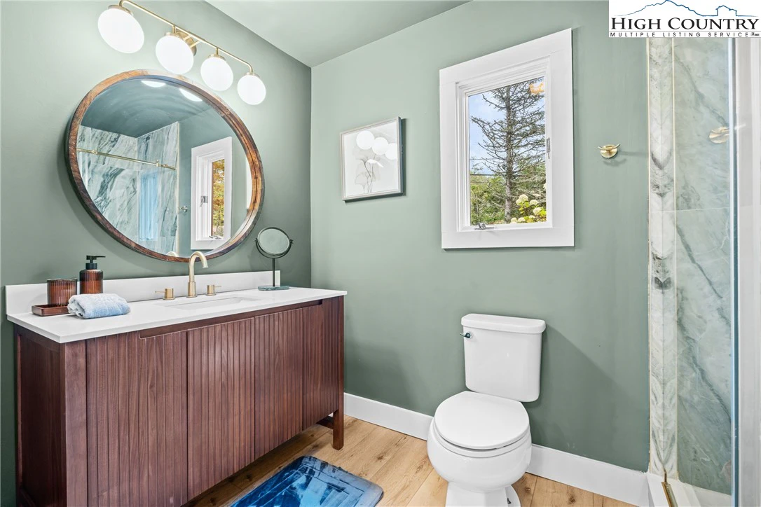 Image number 10 for the current listing