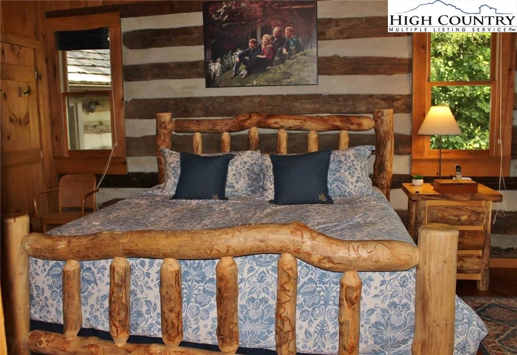 Image number 11 for the current listing