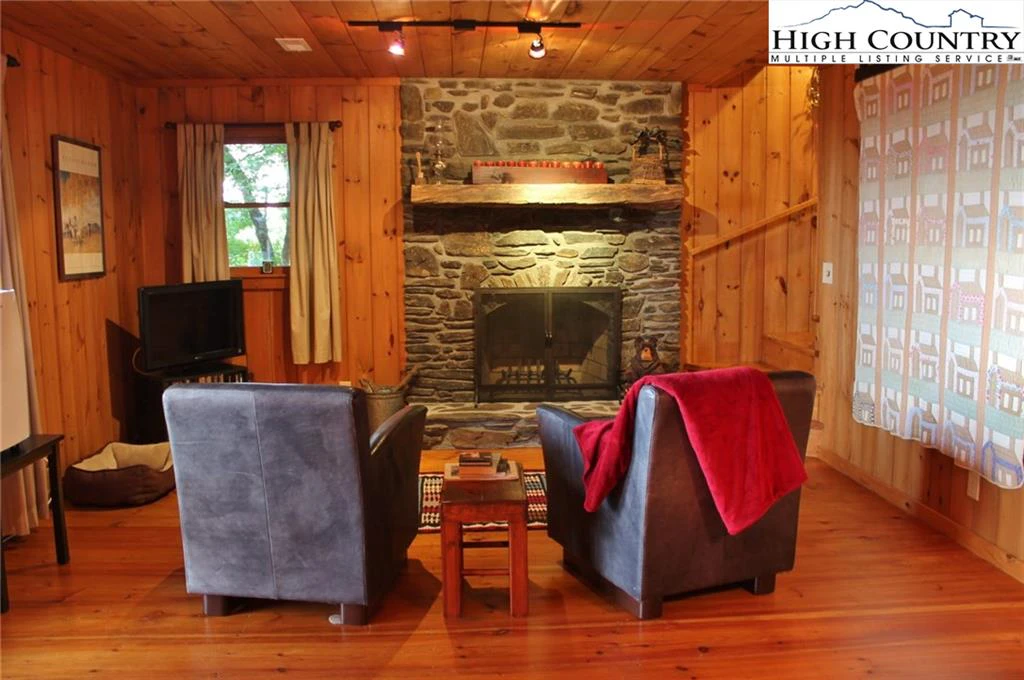 Image number 8 for the current listing