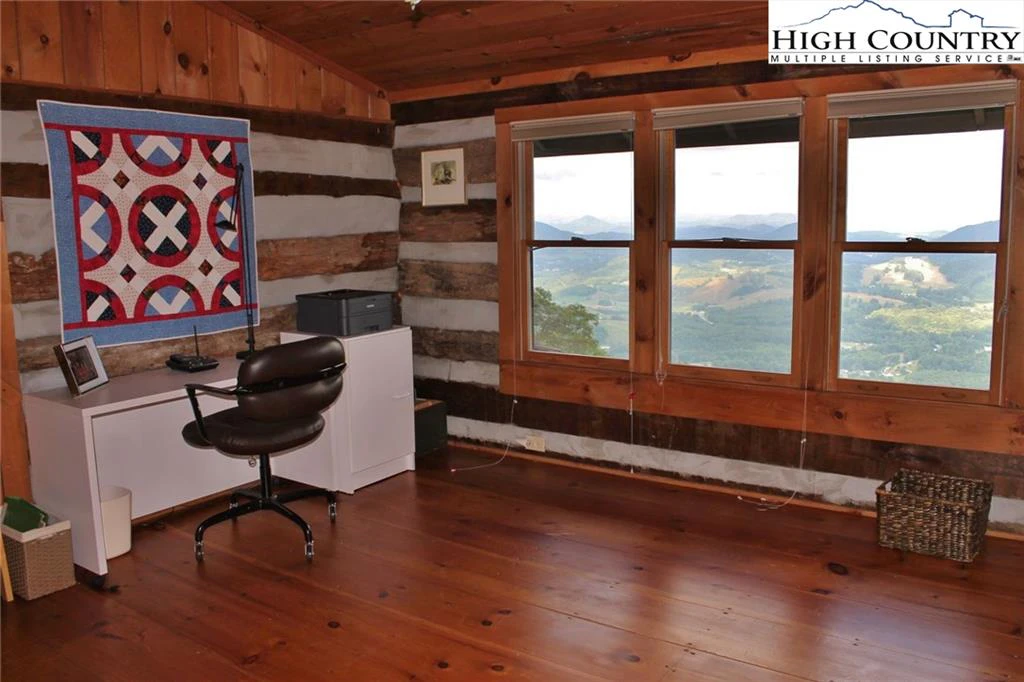 Image number 13 for the current listing