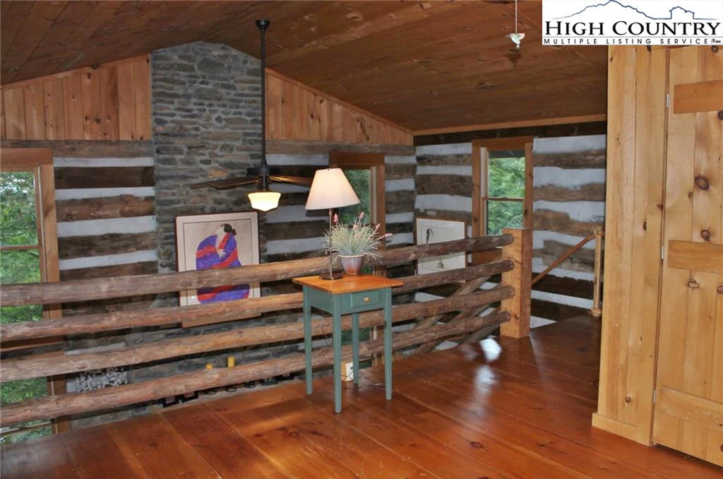 Image number 14 for the current listing