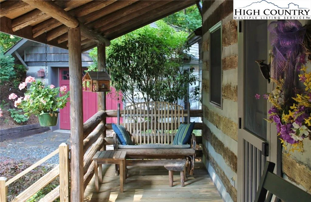 Image number 16 for the current listing