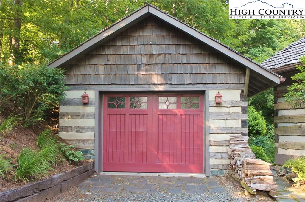 Image number 17 for the current listing