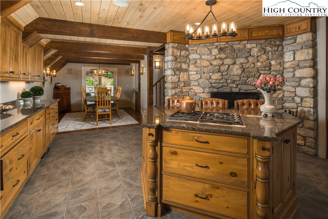 Image number 20 for the current listing