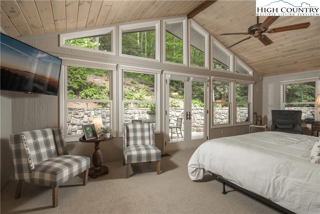 Image number 2 for the current listing