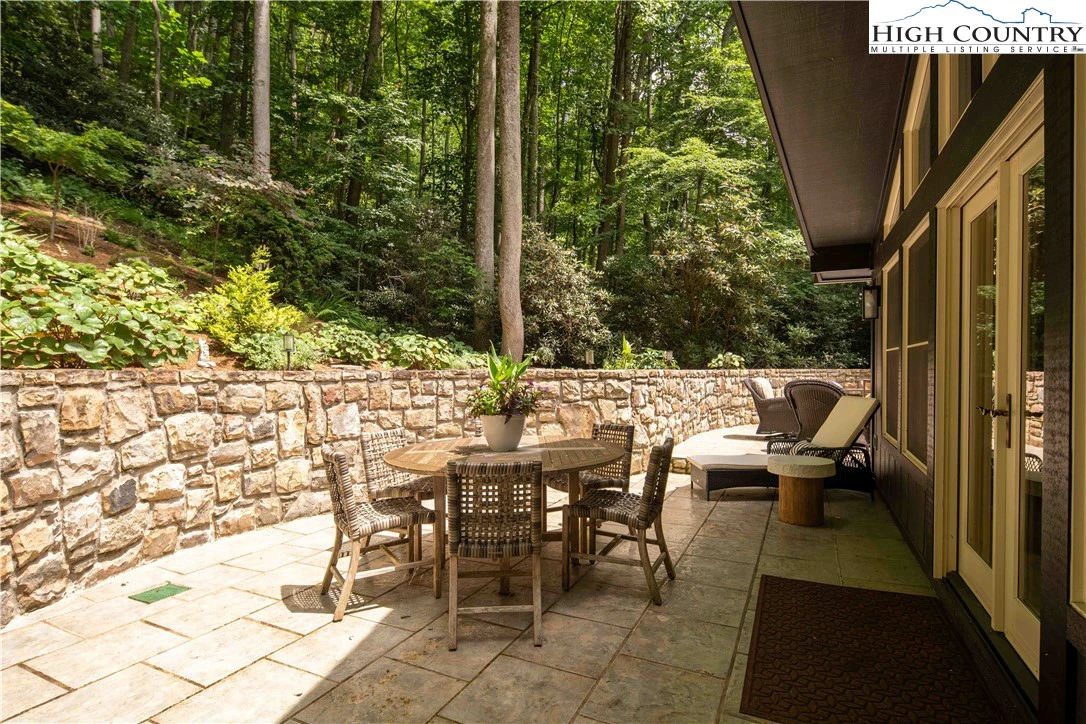 Image number 7 for the current listing