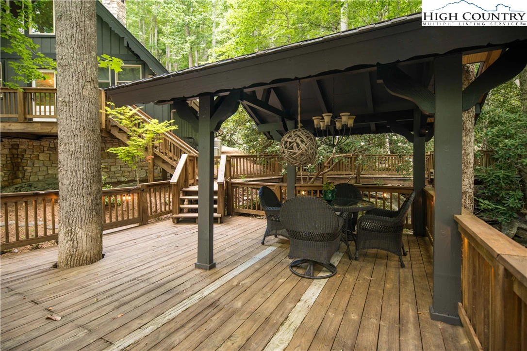 Image number 4 for the current listing