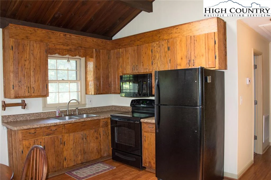 Image number 12 for the current listing