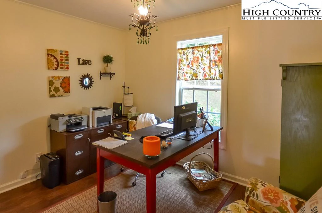 Image number 2 for the current listing