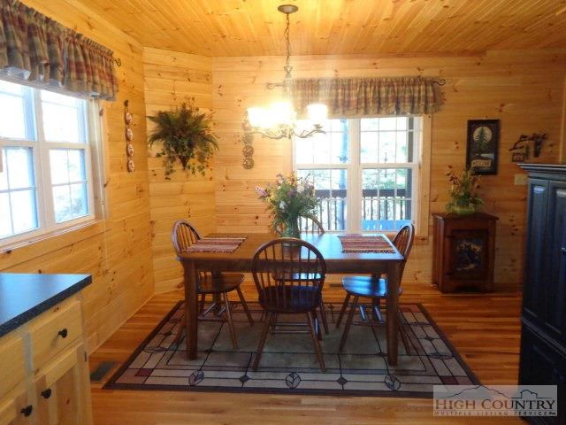 Image number 6 for the current listing