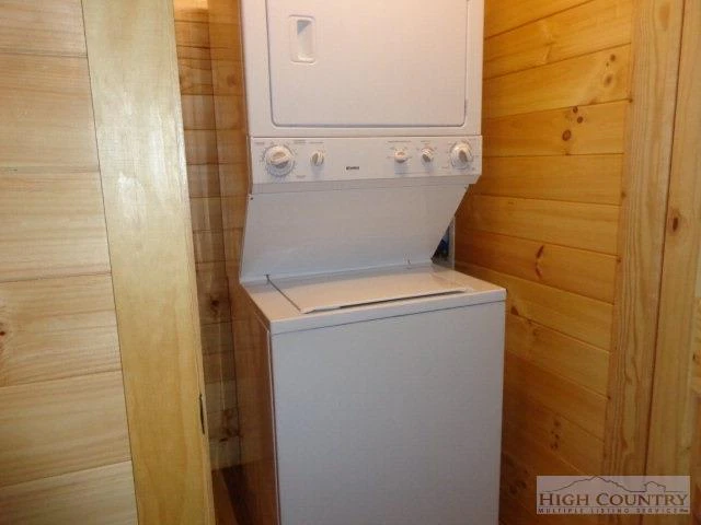 Image number 3 for the current listing
