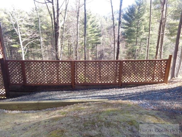 Image number 15 for the current listing
