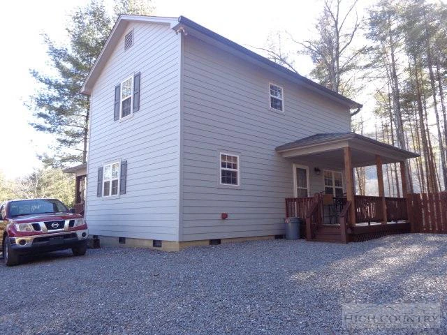 Image number 13 for the current listing