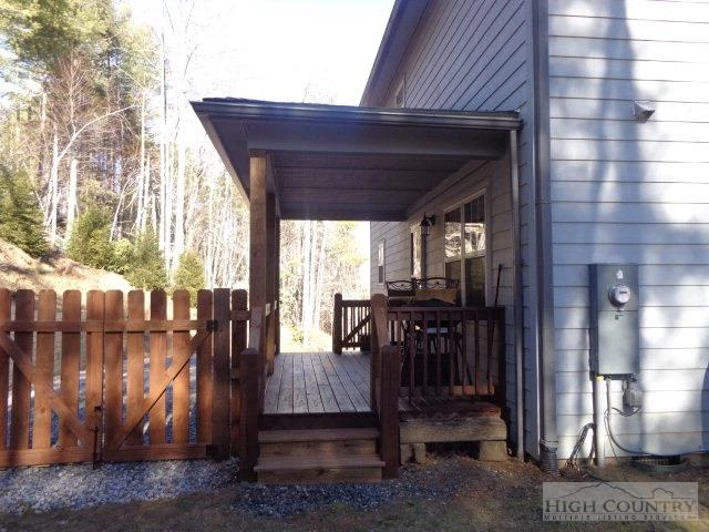 Image number 12 for the current listing