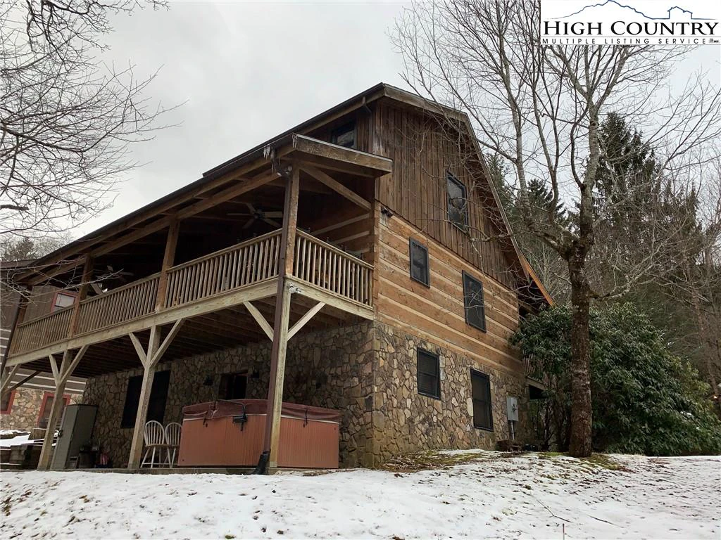 Image number 1 for the current listing