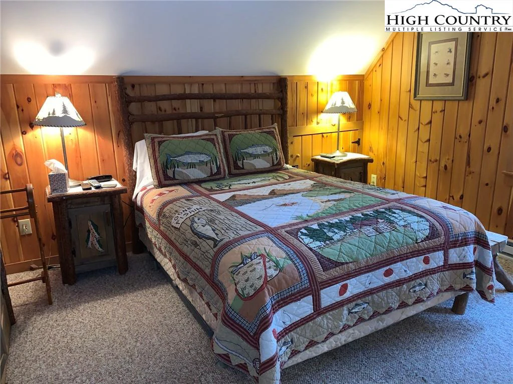 Image number 14 for the current listing